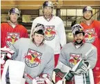  ?? BILD: SN/GEPA PICTURES/BACHUN ?? Neuzugänge beim ÖEHV-Meister Red Bulls: Gazley, VandeVelde, Regner, Herzog, Michalek (von oben links).