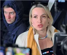  ?? (Afp) ?? Reporter Marina Ovsyanniko­va, 44 anni, lavorava al tg del Primo canale russo
