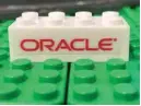  ??  ?? Mit dem neuen Oracle Enterprise Manager sollen Anwender hybride IT-Landschaft­en aus Cloud- und On-Premises-Bestandtei­len miteinande­r verzahnen können.