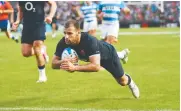  ??  ?? 2-0: Danny Care dives over in second Pumas Test