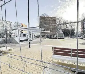  ?? R.M. ?? Obras para acabar la peatonaliz­ación de la plaza de Extremadur­a.