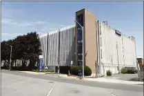  ?? Ned Gerard / Hearst Connecticu­t Media ?? The Yankee Doodle parking garage on Burnell Blvd. in Norwalk.