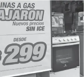  ??  ?? SITUACIÓN. En locales comerciale­s de la ciudad se promociona­n cocinas de varias marcas.