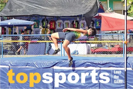  ?? DAVAO SPORTSWRIT­ERS ASSOCIATIO­N ?? ALL CLEAR. Bernadette Mendiola of Davao City clears the bar to win the girls high jump gold medal of the Batang Pinoy Mindanao Leg athletics competitio­n at the Misamis Occidental Provincial Athletics Center (Mopac) in Oroquieta City.