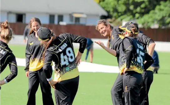  ?? PHOTO: JO MURRAY ?? Wellington Blaze manager Irene van Dyk, right, warms down with players after Wednesday’s match. Her husband, Christie, coaches the side.