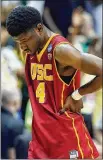  ?? TONY GUTIERREZ / ASSOCIATED PRESS ?? Southern Cal’s Chimezie Metu walks off the court after the Trojans’ 82-78 loss to Baylor.