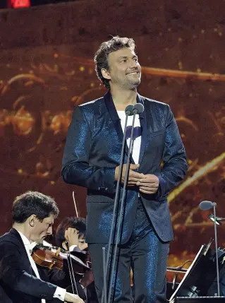  ??  ?? Conteso Il tenore bavarese Jonas Kaufmann, 49 anni. Tra le sue passioni, la canzone napoletana