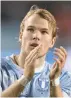  ??  ?? Oscar Lewicki, 25, Malmö FF, mittfältar­e, Alandskamp­er: