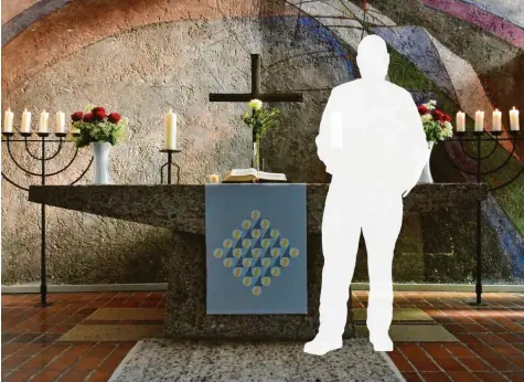  ?? Foto: Heiner Staib/werner, stock.adobe.com ?? Der Altar von St. Thomas in Kriegshabe­r ist verwaist. Zumindest hat die Gemeinde derzeit keinen eigenen Pfarrer.