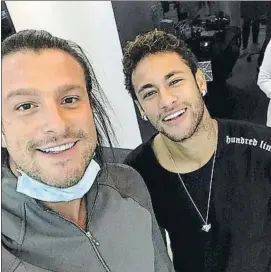  ?? FOTO: INSTAGRAM ?? Neymar, junto a su dentista Le visitó durante su estancia en Brasil