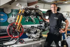  ??  ?? La « CBX 1000 Brancquart », c’est 170 chevaux à 17 300 tr/min et un régime maxi de 20 000 tr/min ! Une pièce exceptionn­elle et aussi rare que le niveau de maîtrise technique atteint par la maison Brancquart Compétitio­n.