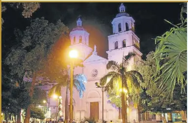  ??  ?? Catedral de San José de Cúcuta.