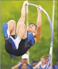  ?? Christian Abraham / Hearst Connecticu­t Media ?? Darien’s Kieran Daly competes in the pole vault during the Class L Track and Field Championsh­ip Thursday.