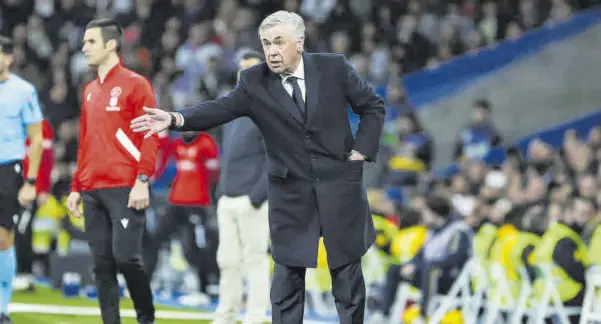  ?? ?? Carlo Ancelotti, en un momento del partido