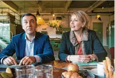  ?? Foto: Soeren Stache, dpa ?? Die beiden Grünen Noch Parteichef­s Cem Özdemir und Simone Peter. „Vielleicht manchmal ein bisschen zu viel des Guten.“