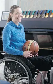  ?? GREG PENDER/The StarPhoeni­x ?? Wheelchair athlete Lisa Franks has transition­ed from being
an accomplish­ed athlete to coaching.