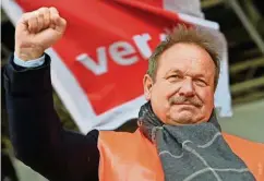  ??  ?? Gibt sich kämpferisc­h: Verdi-Chef Frank Bsirske will die Sozialrefo­rm Hartz IV schleifen.