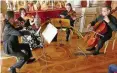 ?? DIETER ALBRECHT ?? Das Spohr-Quartett spielte im Schlosses Friedenste­in Werke von Mozart und Reger.