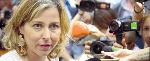  ??  ?? Il ruolo La ministra della Salute Giulia Grillo, 43 anni, è stata capogruppo M5S alla Camera. Lo scorso 5 luglio ha presentato la circolare sulle vaccinazio­ni per le scuole ( Ansa)