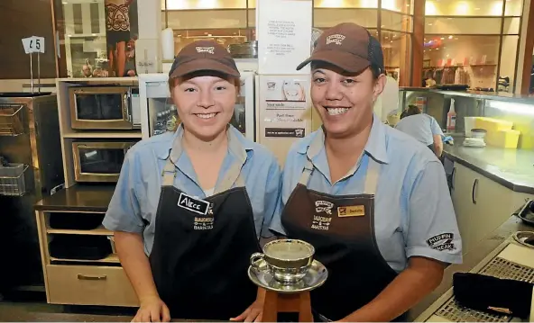 ?? PHOTO: KRIS DANDO ?? Alice Cunningham, left, and Danielle Harlen, know how to make a great coffee.