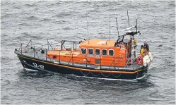  ?? Picture: Kim Cessford. ?? Kinghorn lifeboat was called out to rescue the walkers.