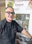  ??  ?? Jean François Munos dans son atelier des Saveurs