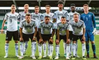  ?? Fotos: Dfb/getty Images ?? In dieser Besetzung schlug die deutsche U21-nationalma­nnschaft Irland beim letzten Aufeinande­rtreffen mit 6:0.