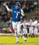  ?? STAFF FILE PHOTO BY ERIN O. SMITH ?? Red Bank quarterbac­k Madox Wilkey completed 22 of 28 passes for a careerhigh 341 yards and four touchdowns against Lenoir City.