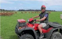  ?? GERARD HUTCHING/STUFF ?? Tangimoana deer farmer Andy Russell with weaner stags.