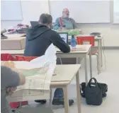  ??  ?? Au Centre-du-Québec, le nombre de cours d’espagnol offerts aux producteur­s a explosé depuis les six derniers mois.