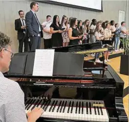  ??  ?? Die Eröffnungs­feier in der Aula traf zu jedem Moment den richtigen Ton.