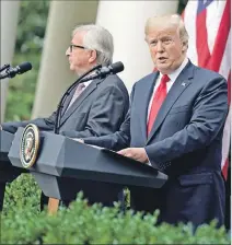  ?? JOSHUA ROBERTS / REUTERS ?? Reunión. Jean-claude Juncker y Donald Trump llegan a acuerdos.