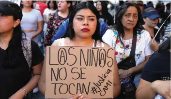 ?? ?? MUJERES, durante la marcha de ayer en Taxco, Guerrero, para exigir justicia para Camila.