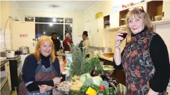  ?? Photo: Siyamthand­a Pongco ?? Culinary magic: Michelle Kloppers and Junitha Els of The Long Table restaurant.