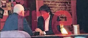  ?? LV ?? Sobremesa. El expresiden­t Puigdemont en un café de Bruselas, ayer, en una imagen distribuid­a por RTVE