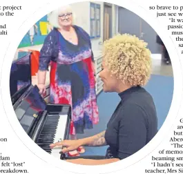  ??  ?? ● Emeli visited her old school and
met music teacher Mrs Simpson