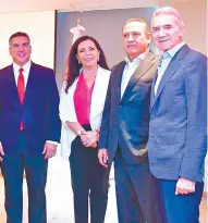  ?? foto: @alitomoren­oc ?? ‘Alito’ posa para la foto con compañeros de partido Carolina Monroy, Manlio Fabio Beltrones y Roberto Madrazo./