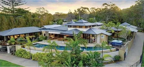  ?? PHOTOS: CONTRIBUTE­D ?? OPULENT: The exquisite “Mauna View”, Middle Ridge, has been listed for sale via expression­s of interest.