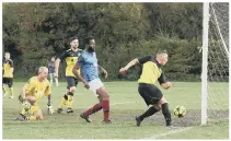  ?? Pic: Kevin Shipp ?? ALL SET TO RESTART City of Portsmouth Sunday League action between Port South and Purbrook