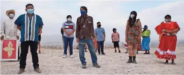  ??  ?? El Evento incluía un ritual de la comunidad Tarahumara, en el mirador de Las Canastas en el Camino Real