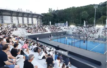  ?? ?? Tanti appassiona­ti al Foro Italico di Roma per le gare del BNL Italy Major Premier Padel