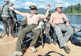  ?? ALEXEY NIKOLSKY / AFP ?? El presidente ruso, Vladímir Putin, con el ministro de Defensa, Serguéi Shoigu