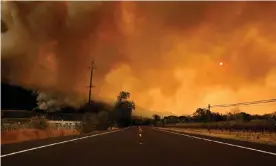  ??  ?? Smoke covers the sun as a wildfire from the Santa Rosa and Napa Valley moves through the area on 10 October. Photograph: Anadolu Agency/Getty Images