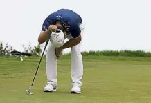  ?? Marcio Jose Sanchez, The Associated Press ?? Louis Oosthuizen reacts to his missed birdie putt on the sixth green Sunday at Torrey Pines Golf Course in San Diego.