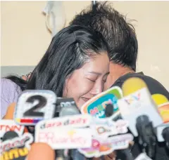  ?? BANGKOK POST
PHOTO ?? Actress Pattaratid­a “Tangmo” Patcharave­erapong, talking to the media about her suicide attempt. The story topped Google searches in the local news category.