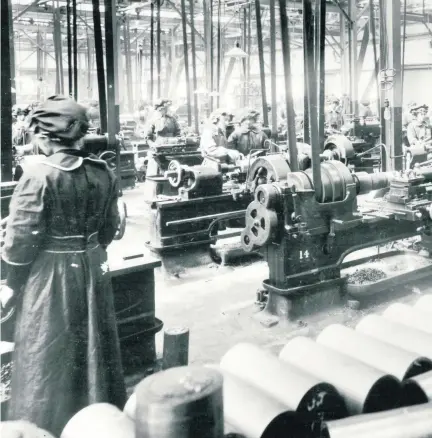  ??  ?? The shop floor of the National Projectile Factory, Waddams