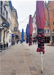  ?? RP-FOTO: NIC ?? Geschlosse­ne Lokale und Clubs: Die Altstadt ist in diesen Tagen immer wieder wie leergefegt.