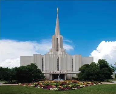  ??  ?? Ti Jordan River Utah Temple.