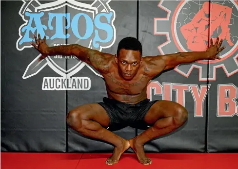  ?? PHOTOSPORT ?? Israel Adesanya is one win away from becoming the UFC’s No 1 middleweig­ht contender.