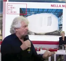  ?? LaPresse ?? Tra gli stand a Roma Il fondatore del Movimento 5 Stelle, Beppe Grillo, alla fiera “Più libri più liberi” di Roma. In alto con il leader Luigi Di Maio